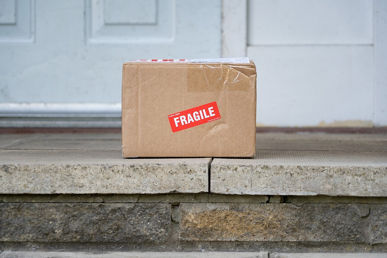 Damaged packaging: work from the carton to the contents